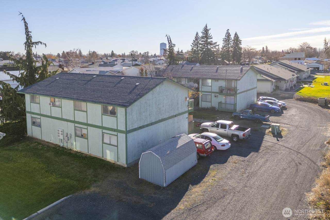 231 E Street - Photo 1