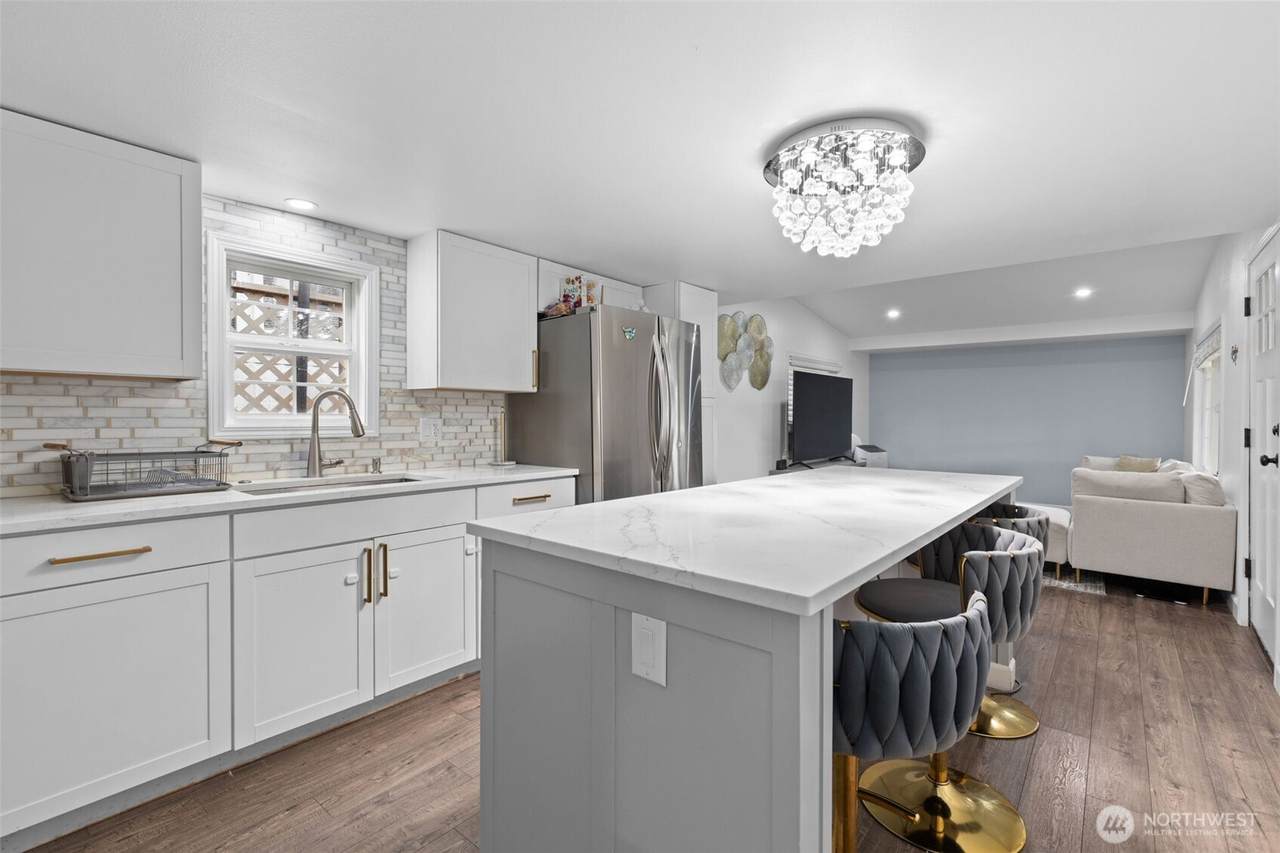 23708 Locust Way - Photo 1