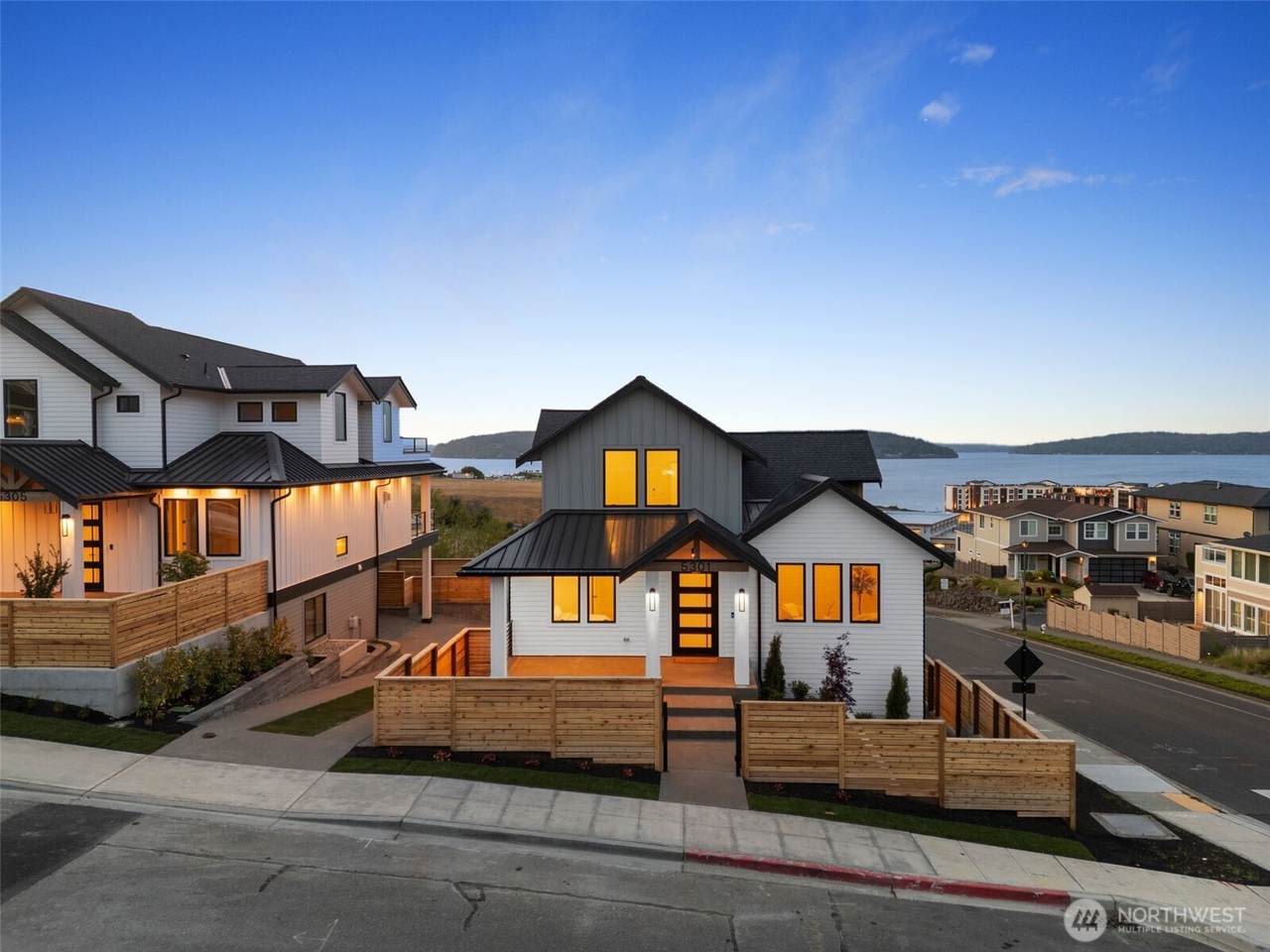 5301 Commercial Street - Photo 1