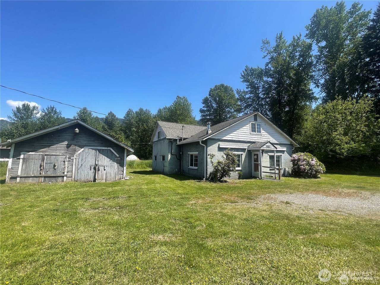 4086 Valley Hwy - Photo 1