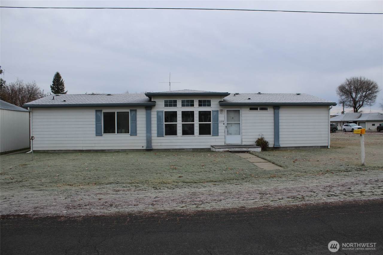 1107 4th Street - Photo 1