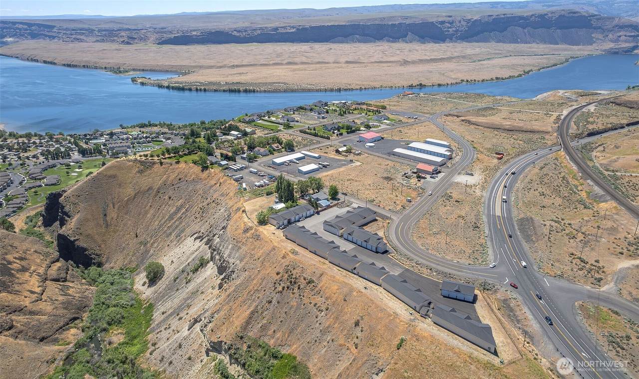 9967 W.8 Road - Photo 1