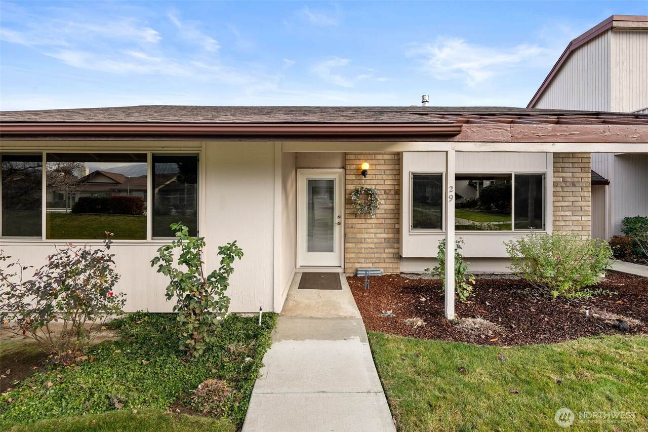 300 Elliott Avenue - Photo 1