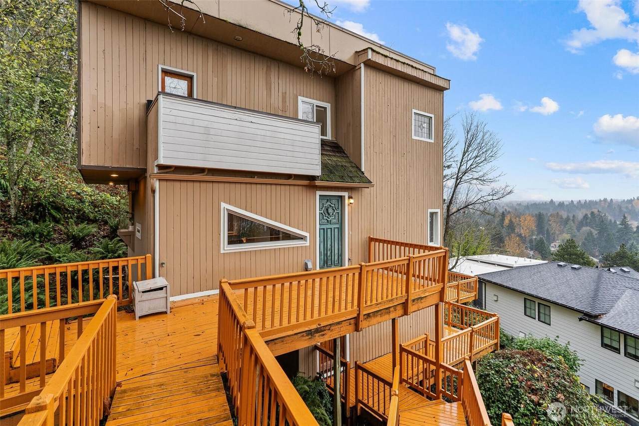 11804 90th Avenue - Photo 1