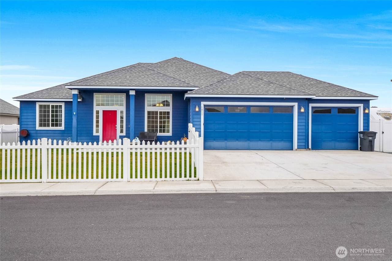 1011 8th Avenue - Photo 1