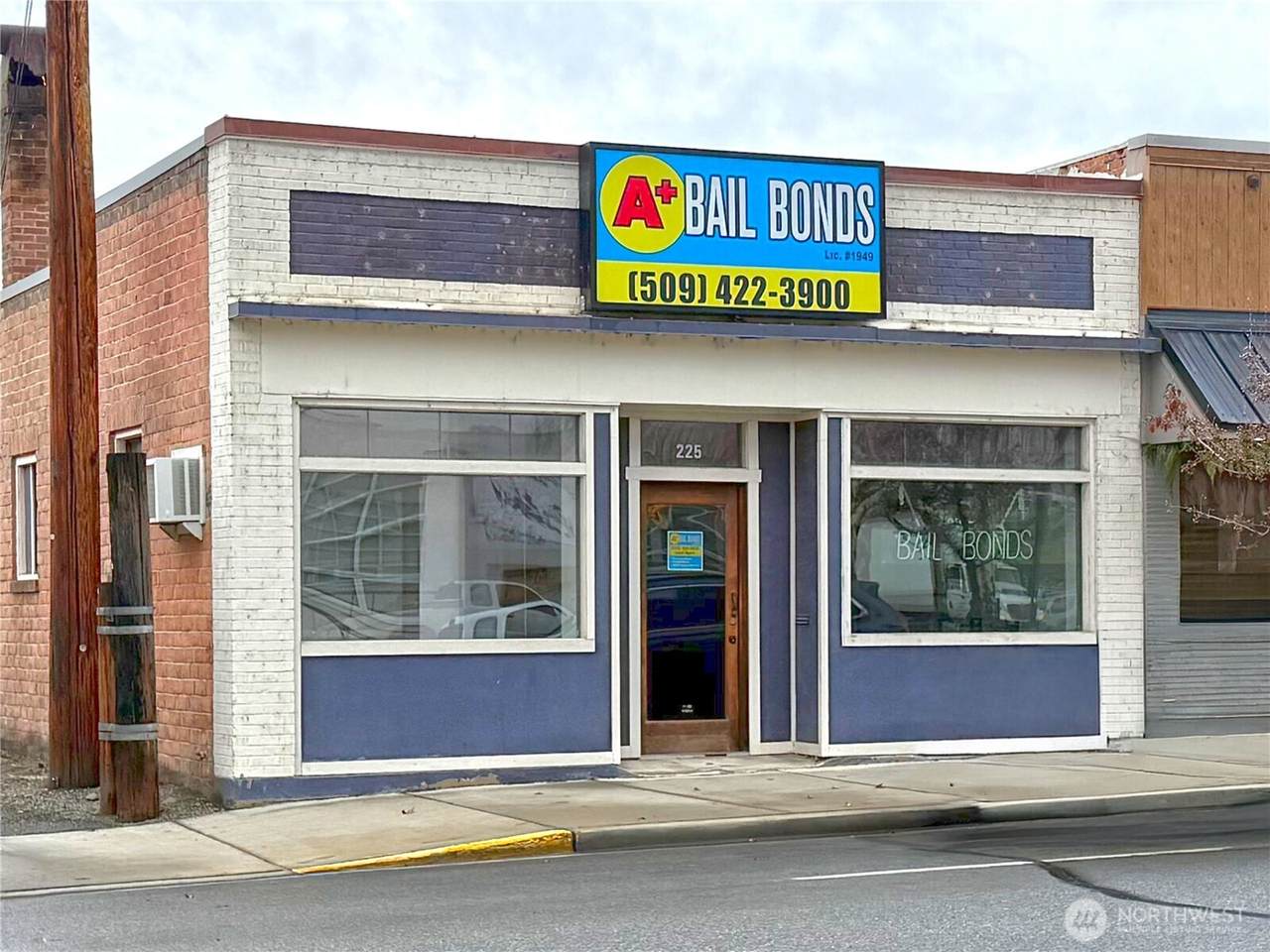 225 Pine Street - Photo 1
