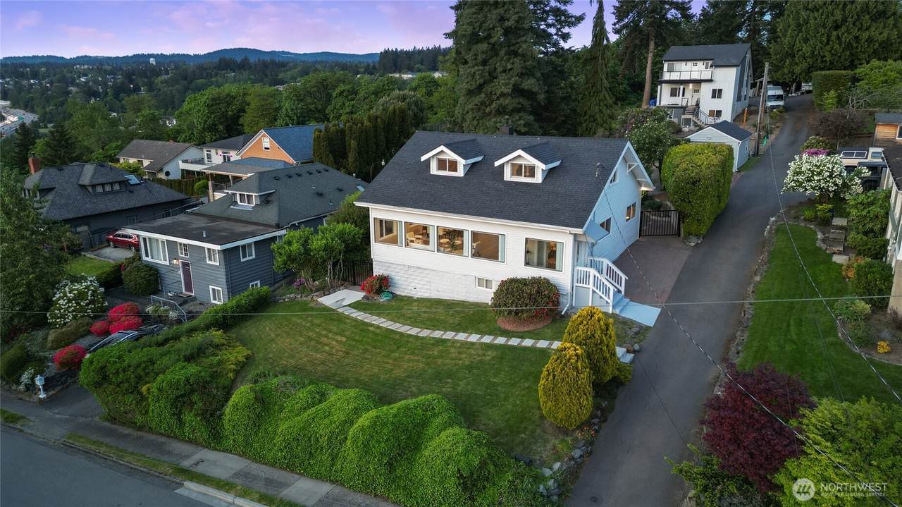 420 Renton Avenue - Photo 1