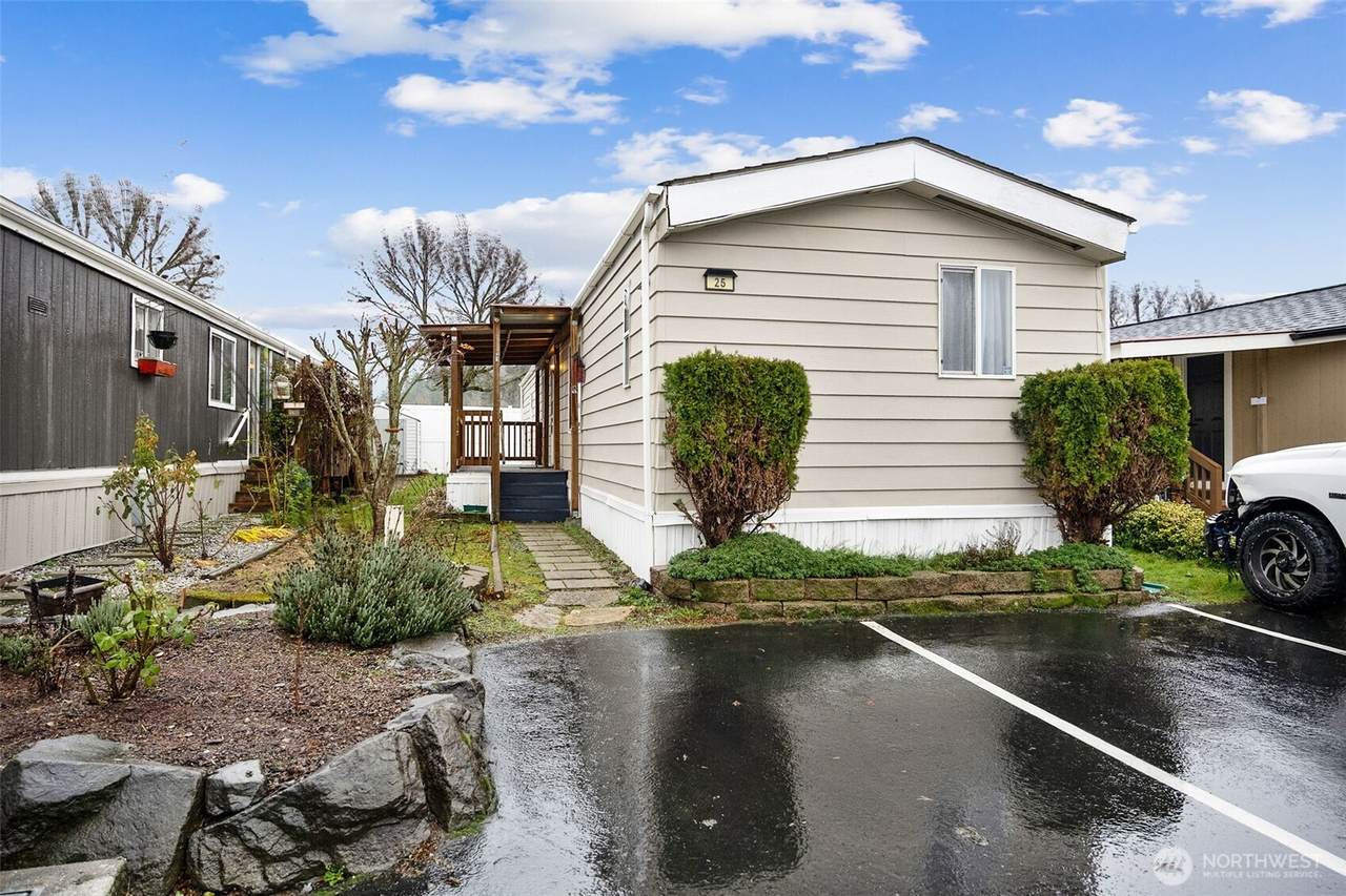 210 37th Street - Photo 1