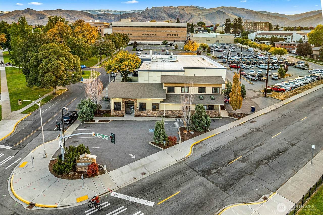 10 Chelan Avenue - Photo 1