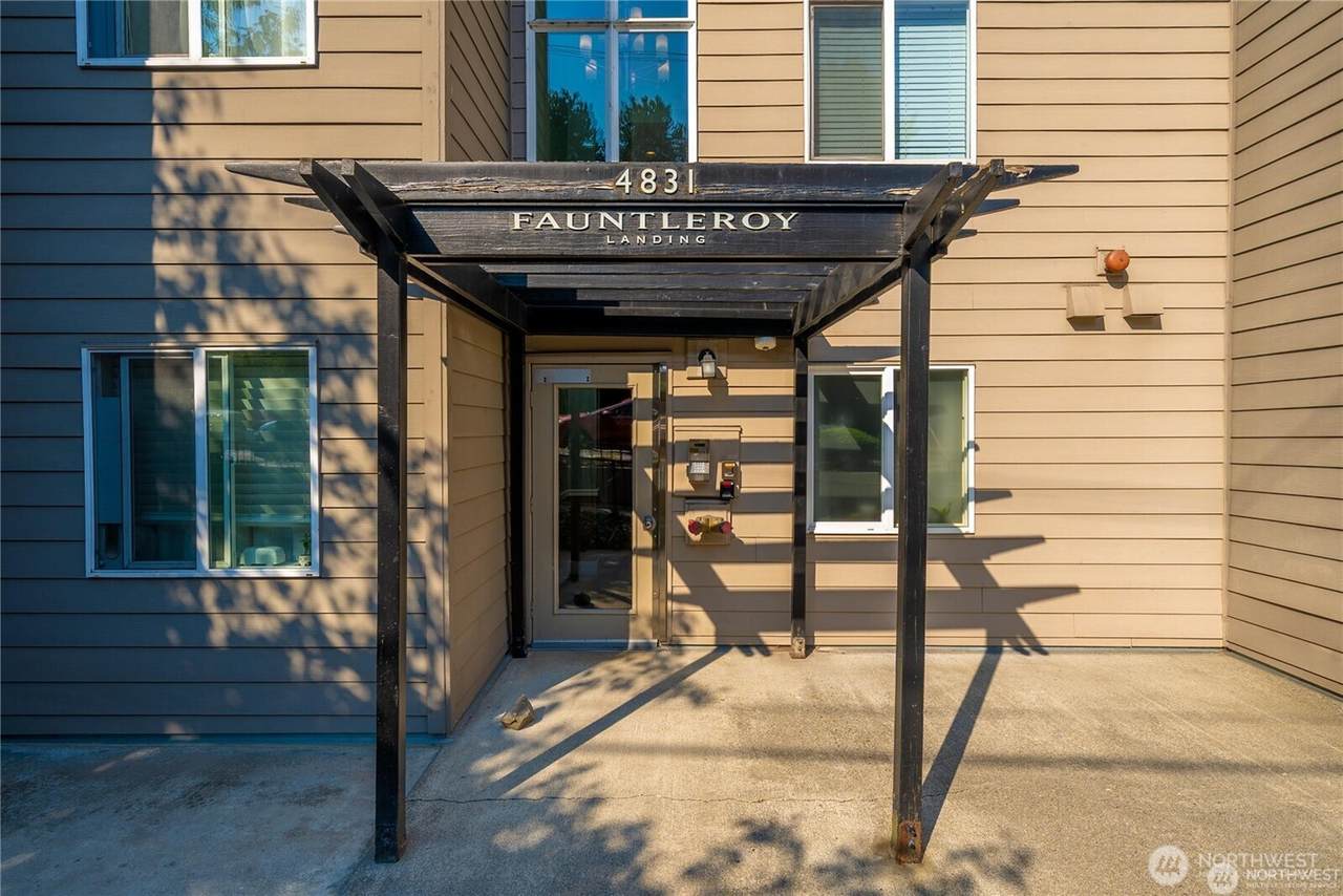 4831 Fauntleroy Way - Photo 1