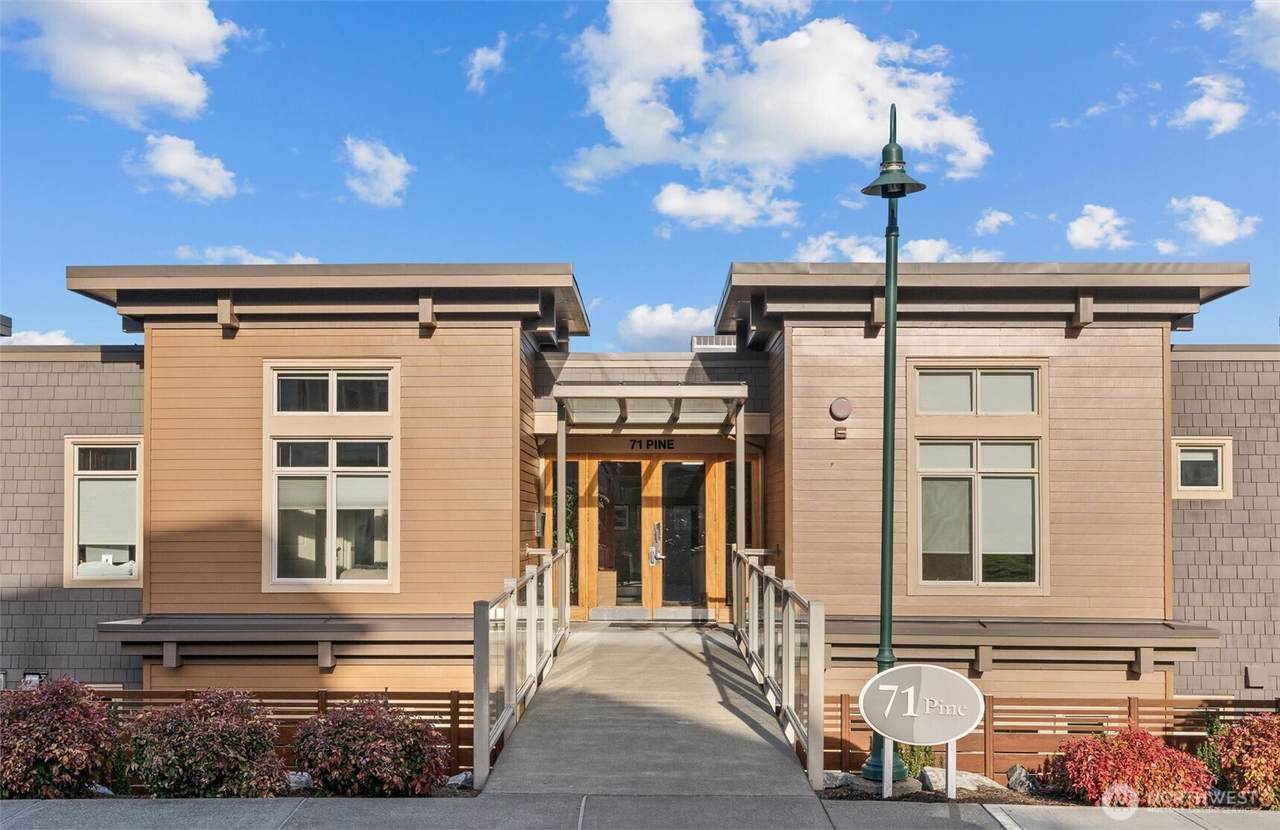 71 Pine Street - Photo 1