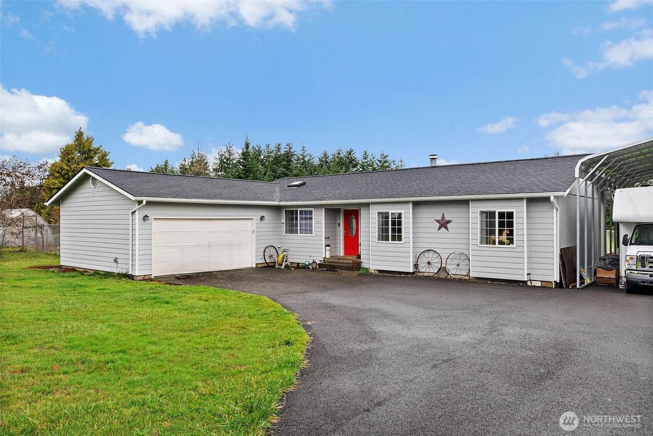 888 King Road - Photo 1