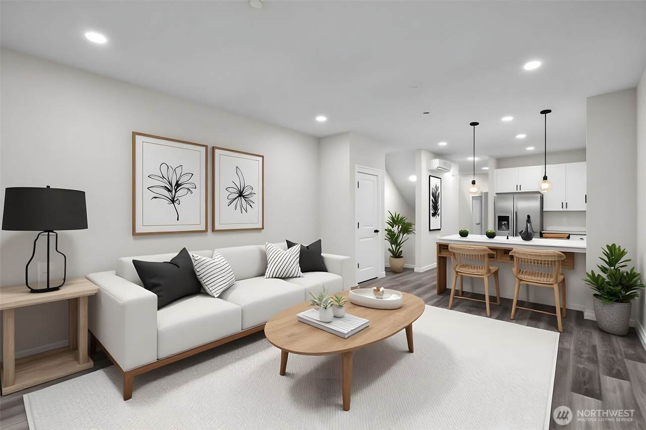 15613 Admiralty Way - Photo 1