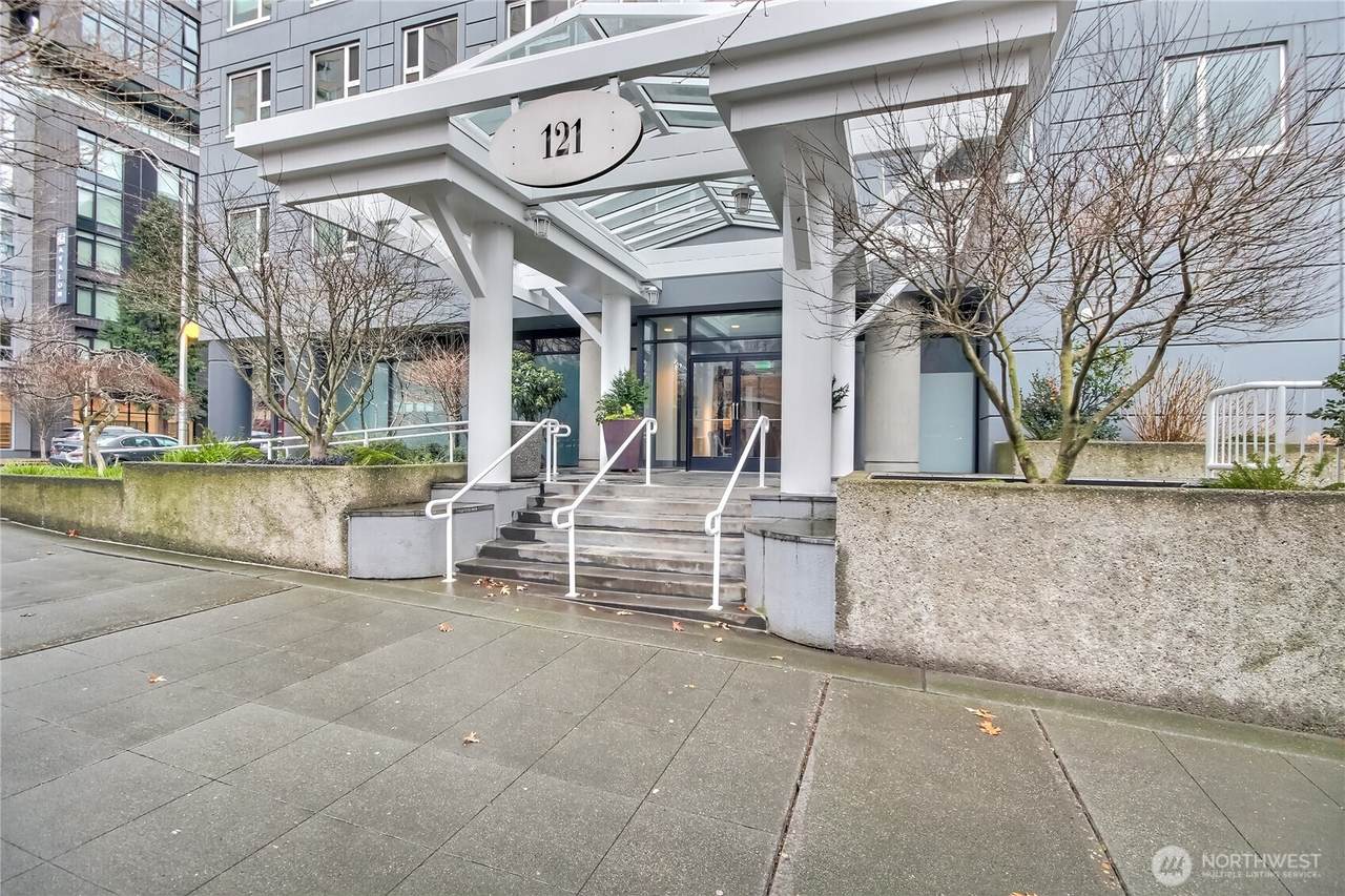 121 Vine Street - Photo 1