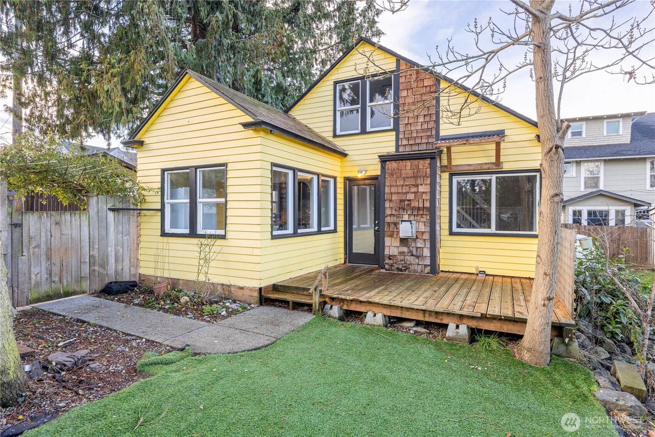 1110 Chase Street - Photo 1