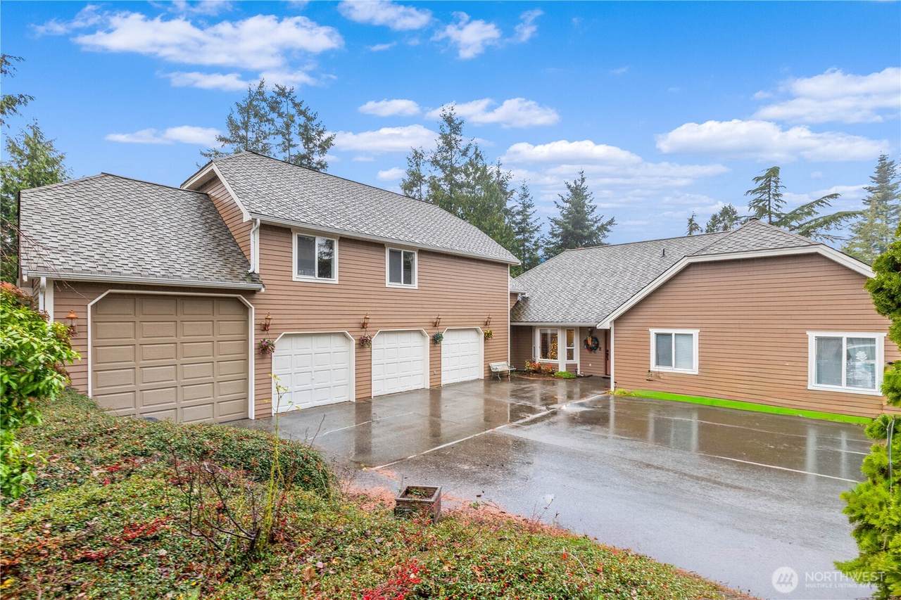 3836 Bay Lane - Photo 1