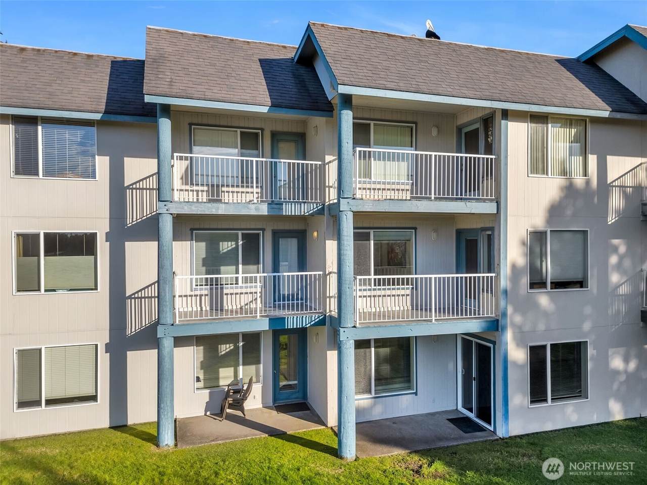 210 26th Street - Photo 1