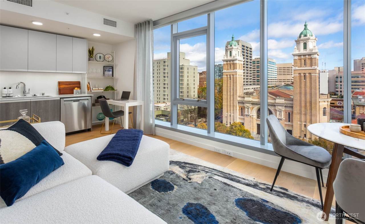 800 Columbia Street - Photo 1