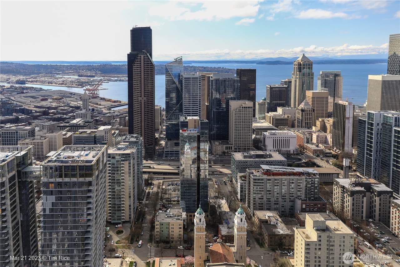 800 Columbia Street - Photo 1