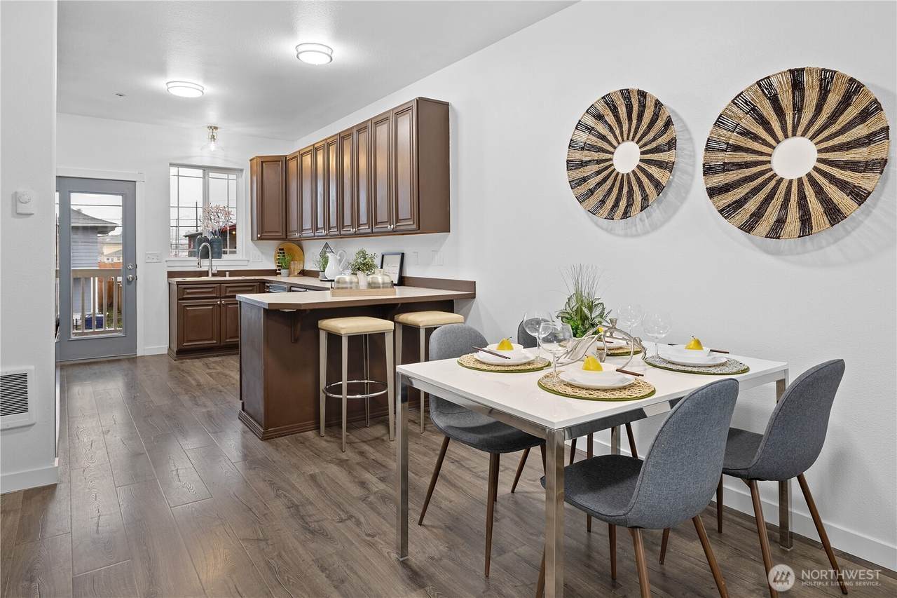 5621 S Lawrence St - Photo 1