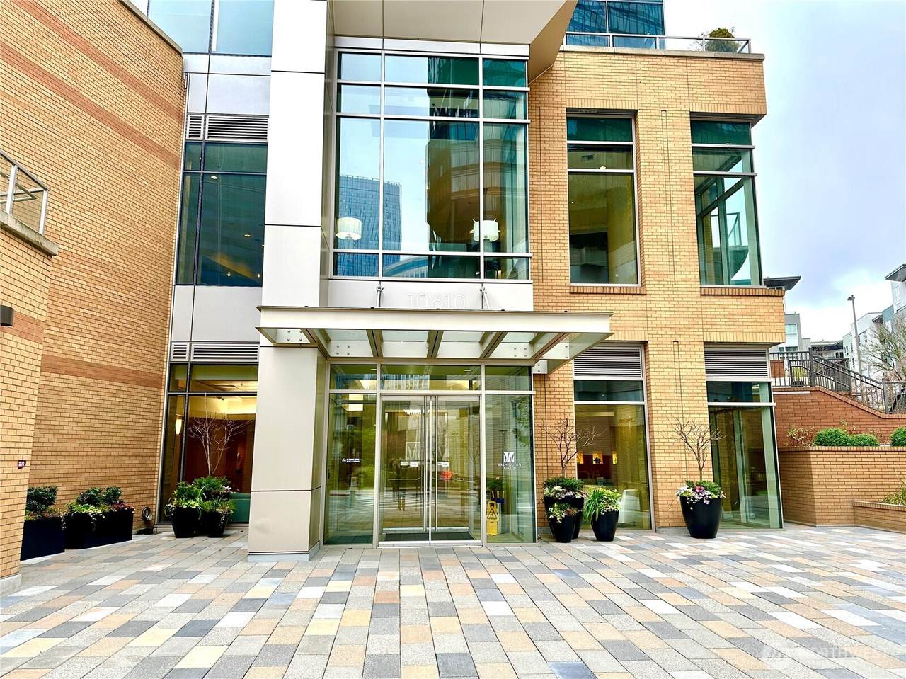 10610 9th Place - Photo 1