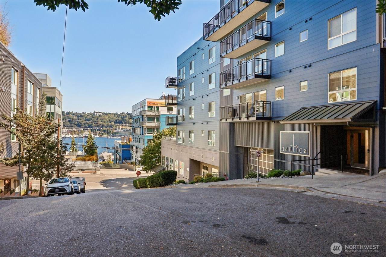 1425 Dexter Avenue - Photo 1