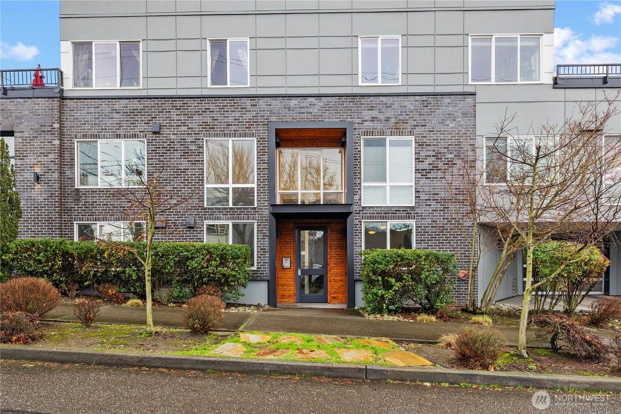 2901 Jackson Street - Photo 1