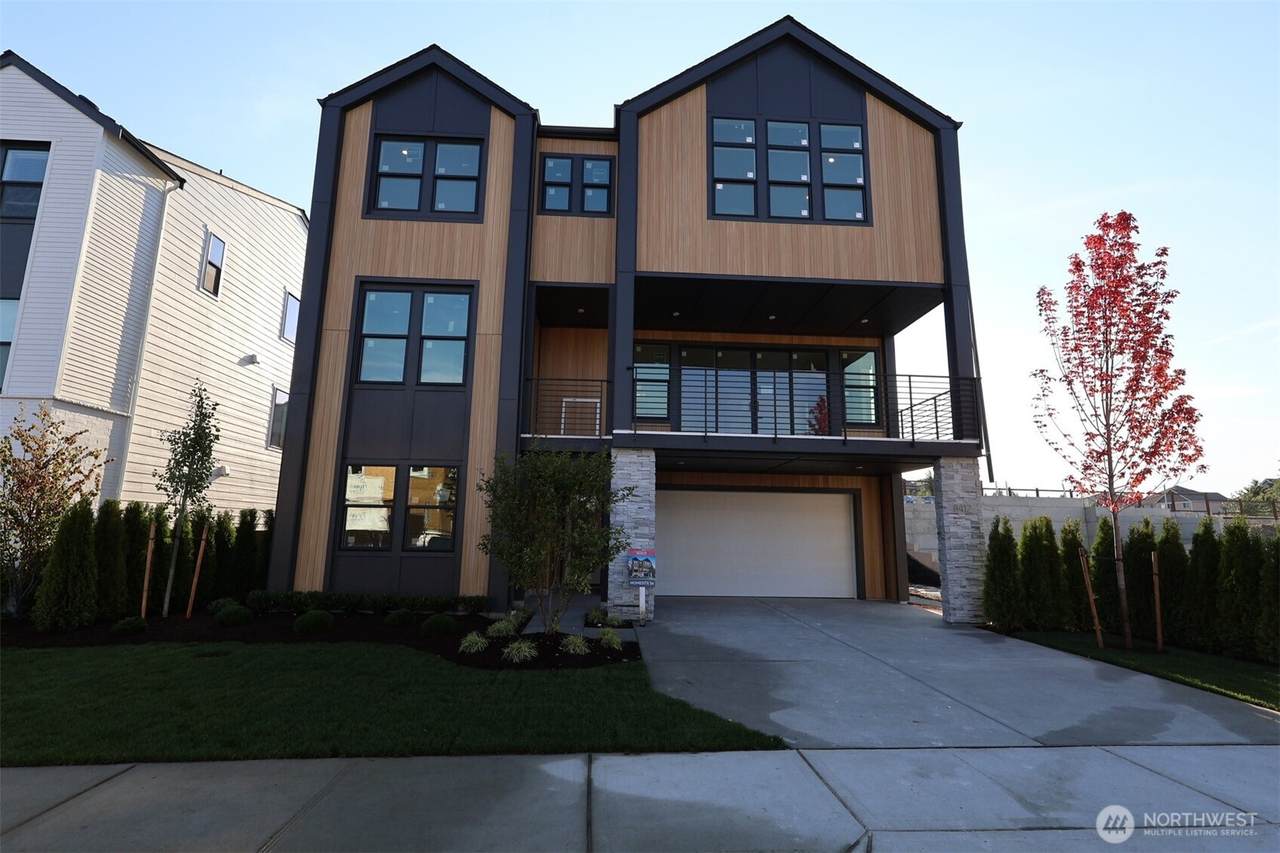 8428 137th Avenue - Photo 1