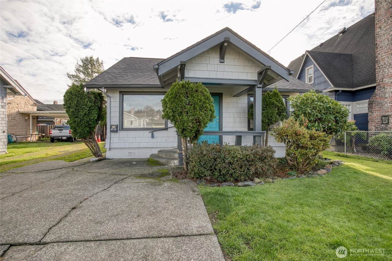 411 4th Street - Photo 1