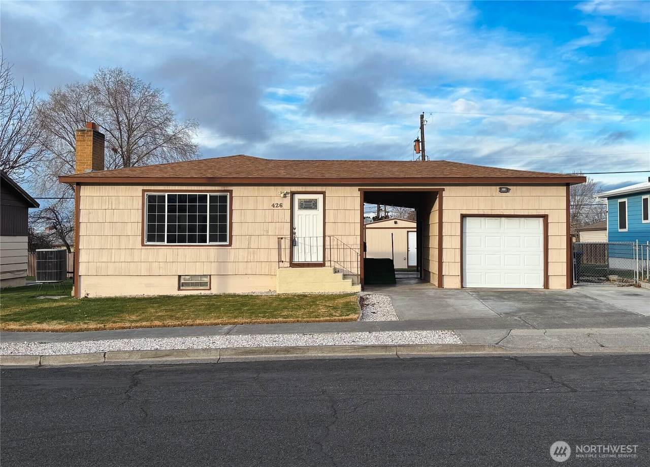 426 Brown Avenue - Photo 1