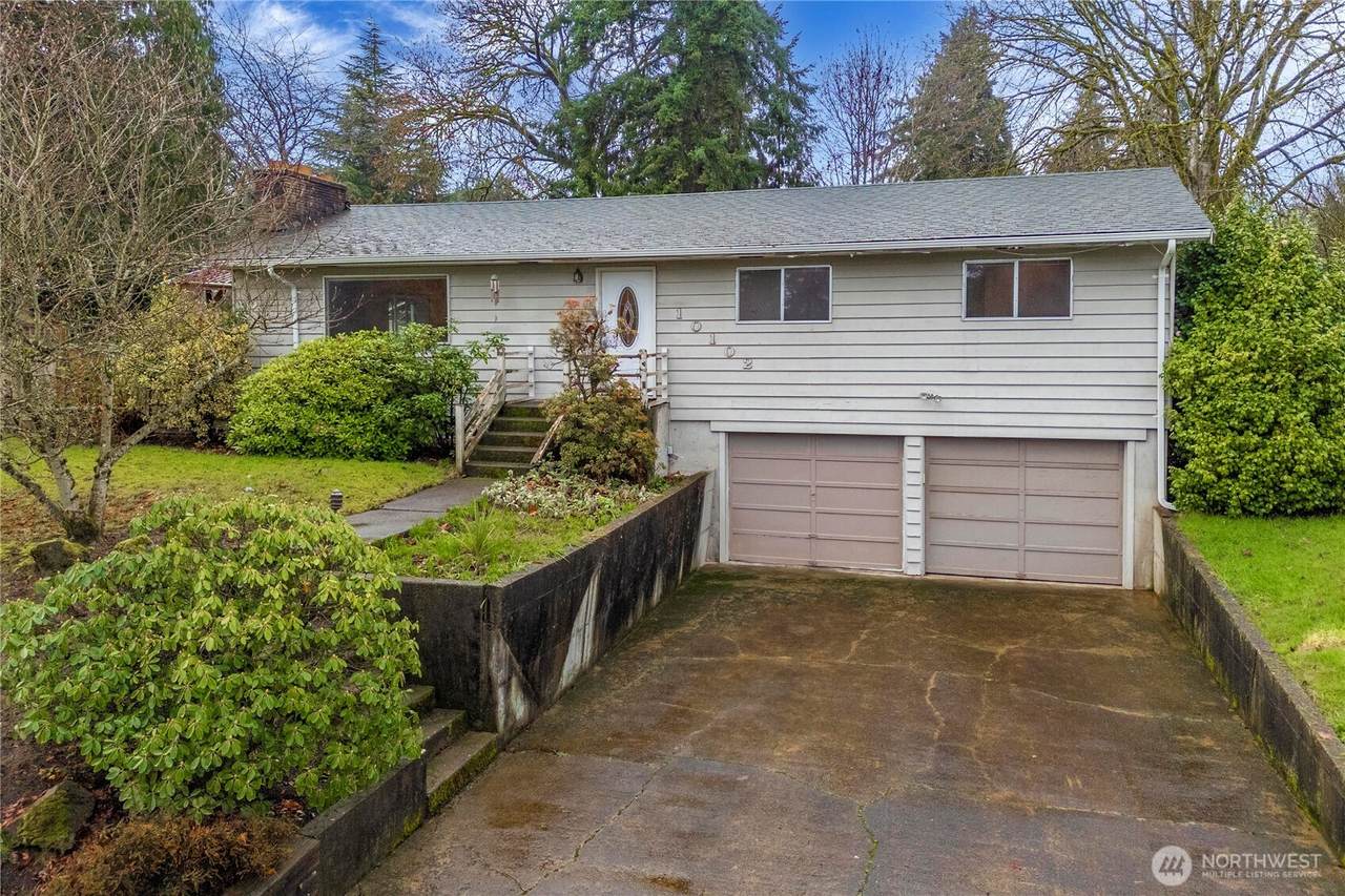 10102 75th Avenue - Photo 1