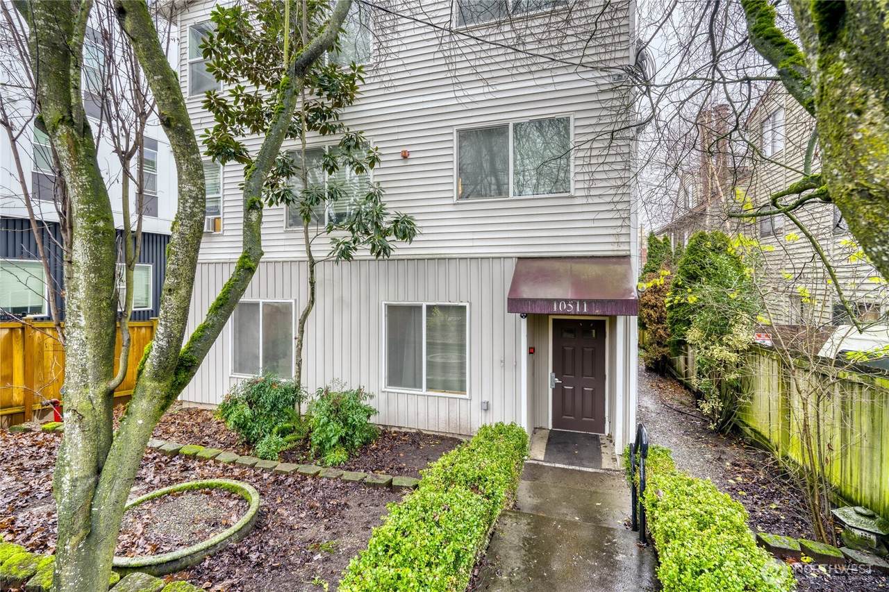 10511 Midvale Avenue - Photo 1