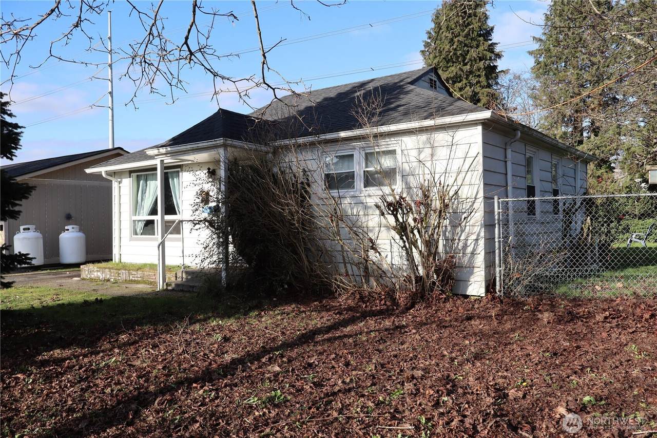 8510 33rd Avenue - Photo 1