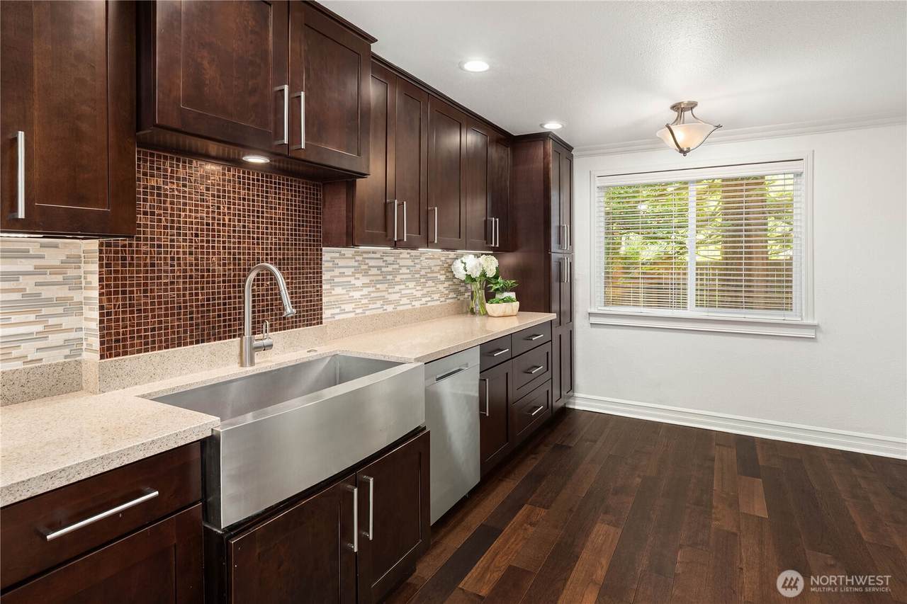 4316 Lake Sammamish Parkway - Photo 1