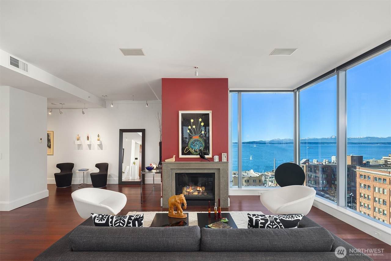 1521 2nd Avenue - Photo 1