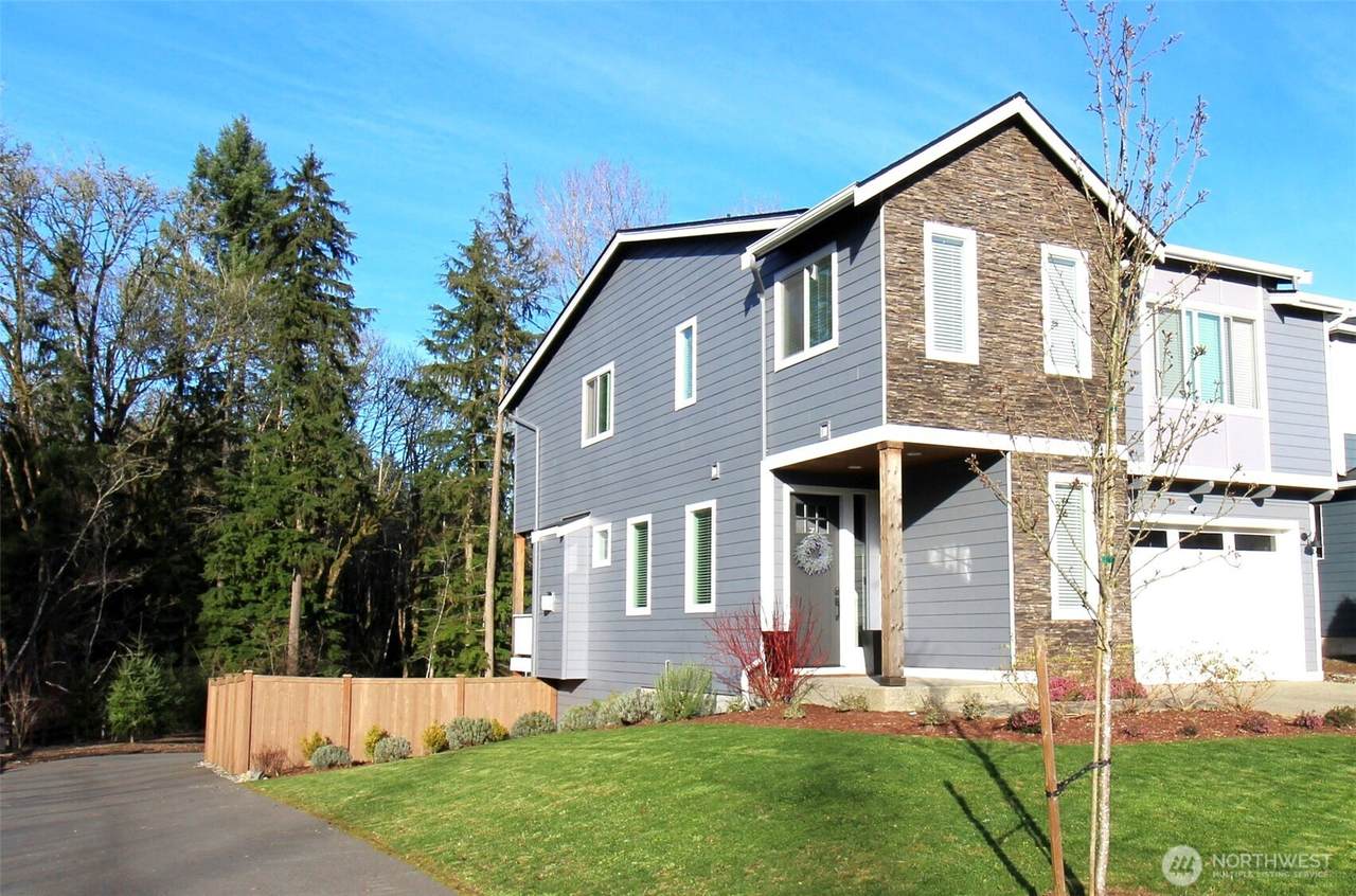 8721 69th Pl - Photo 1