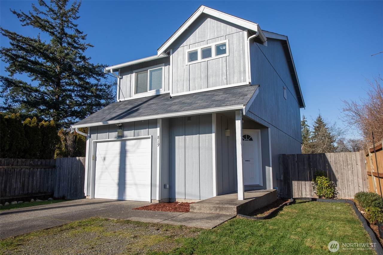 819 134th Street - Photo 1