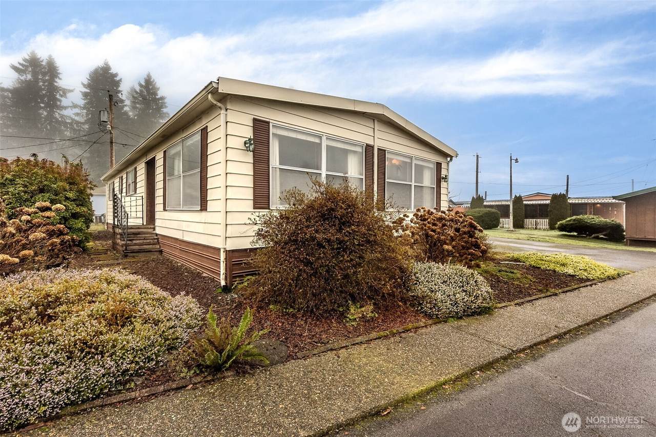 4707 Black Lake Belmore Road - Photo 1