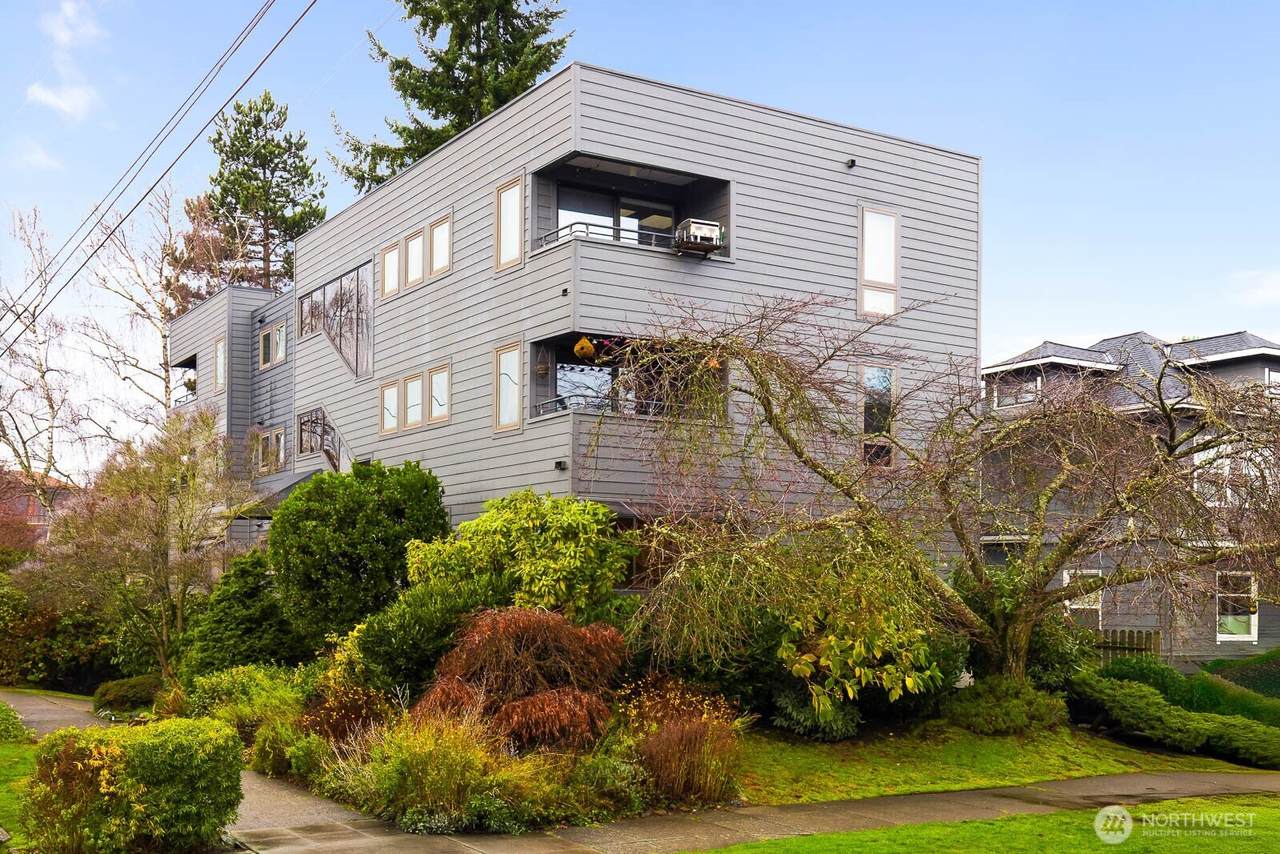 2101 Nob Hill Avenue - Photo 1