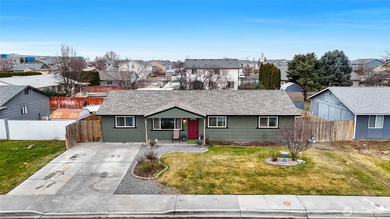 1692 Wallace Street - Photo 1