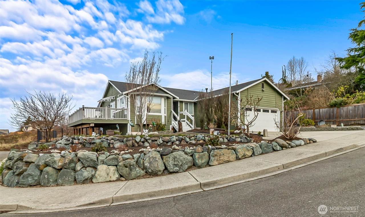 6811 54th Place - Photo 1