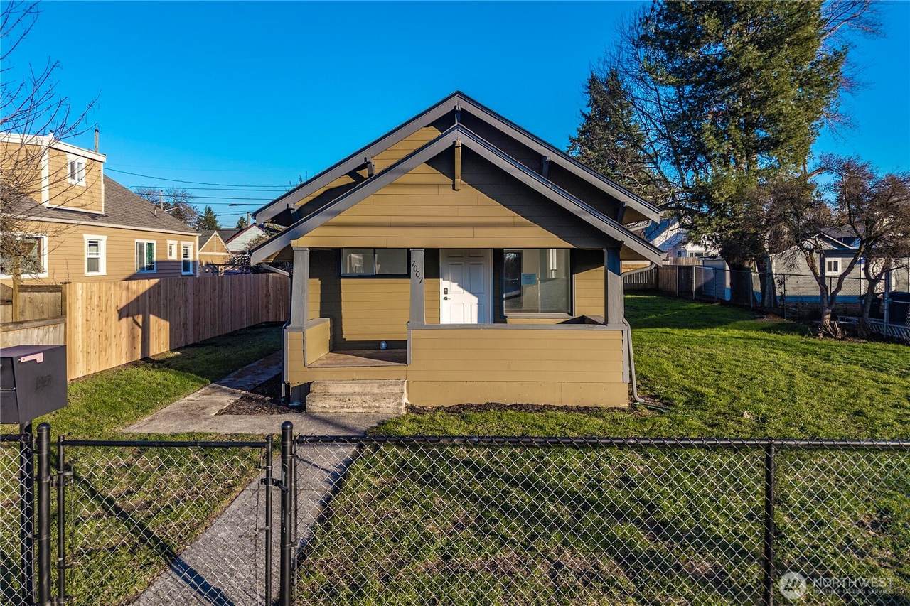 7007 Puget Sound Avenue - Photo 1