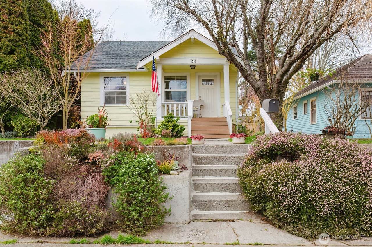 1561 High Avenue - Photo 1