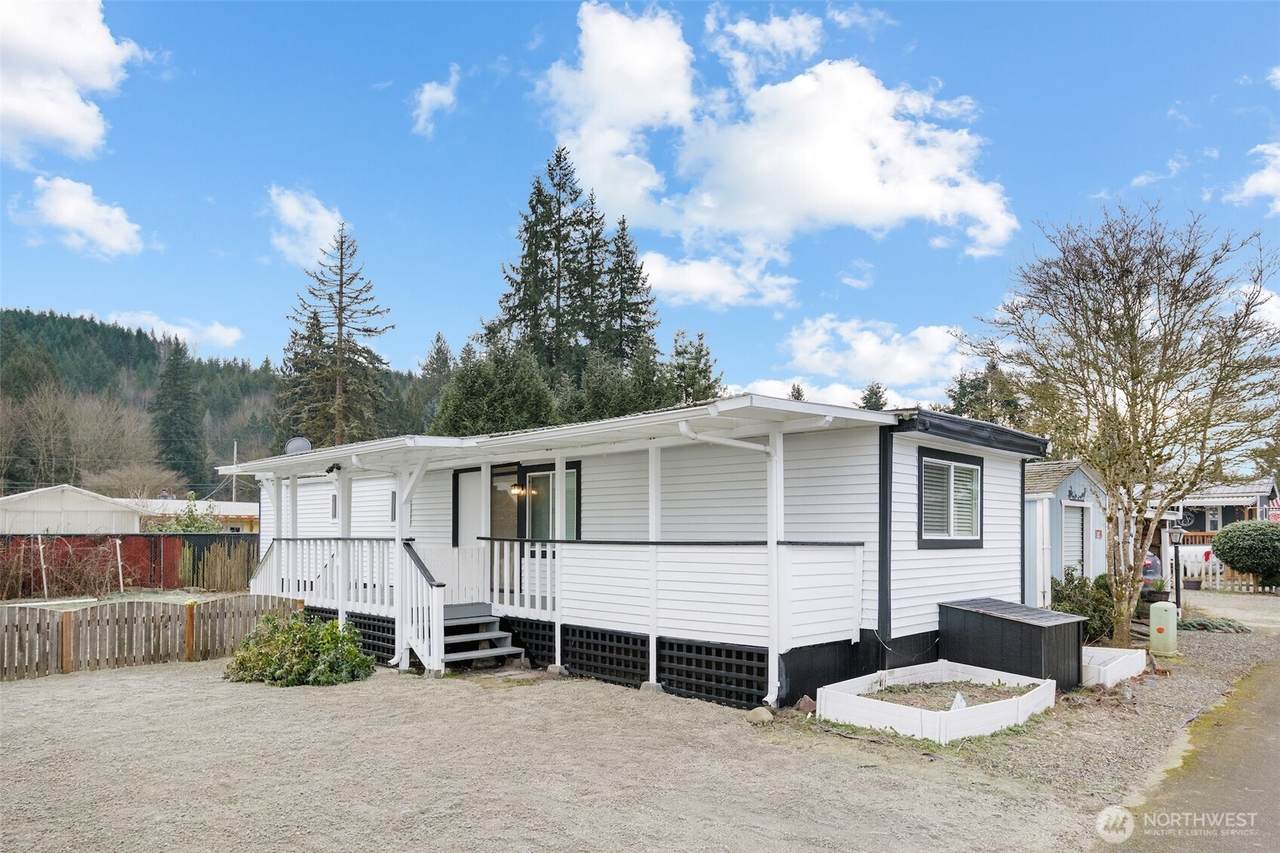 32501 50th Street - Photo 1