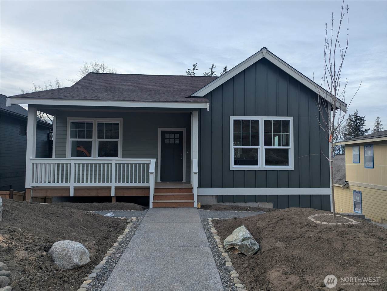 4425 Blackstone Way - Photo 1