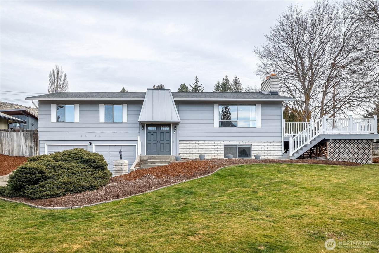 1425 Bel Air Drive - Photo 1