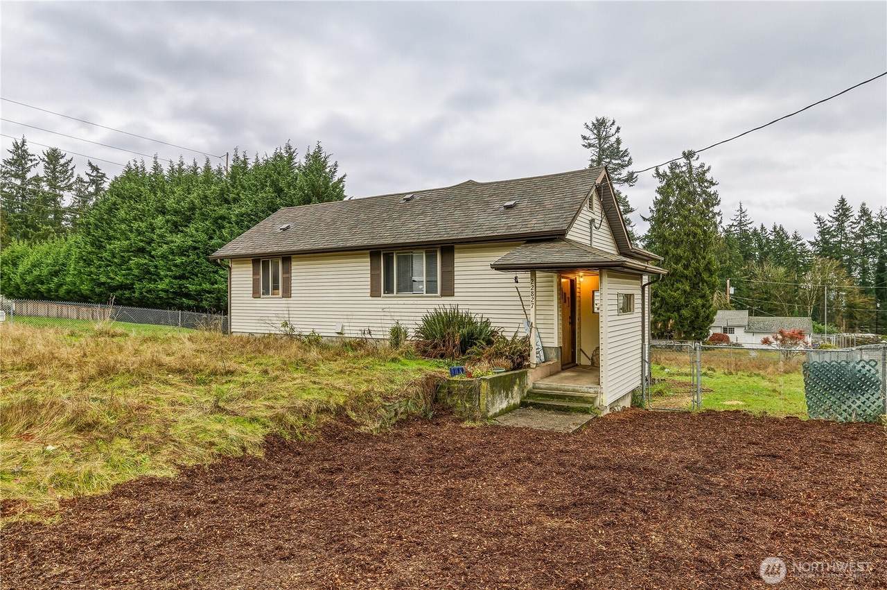 22827 Meridian Avenue - Photo 1
