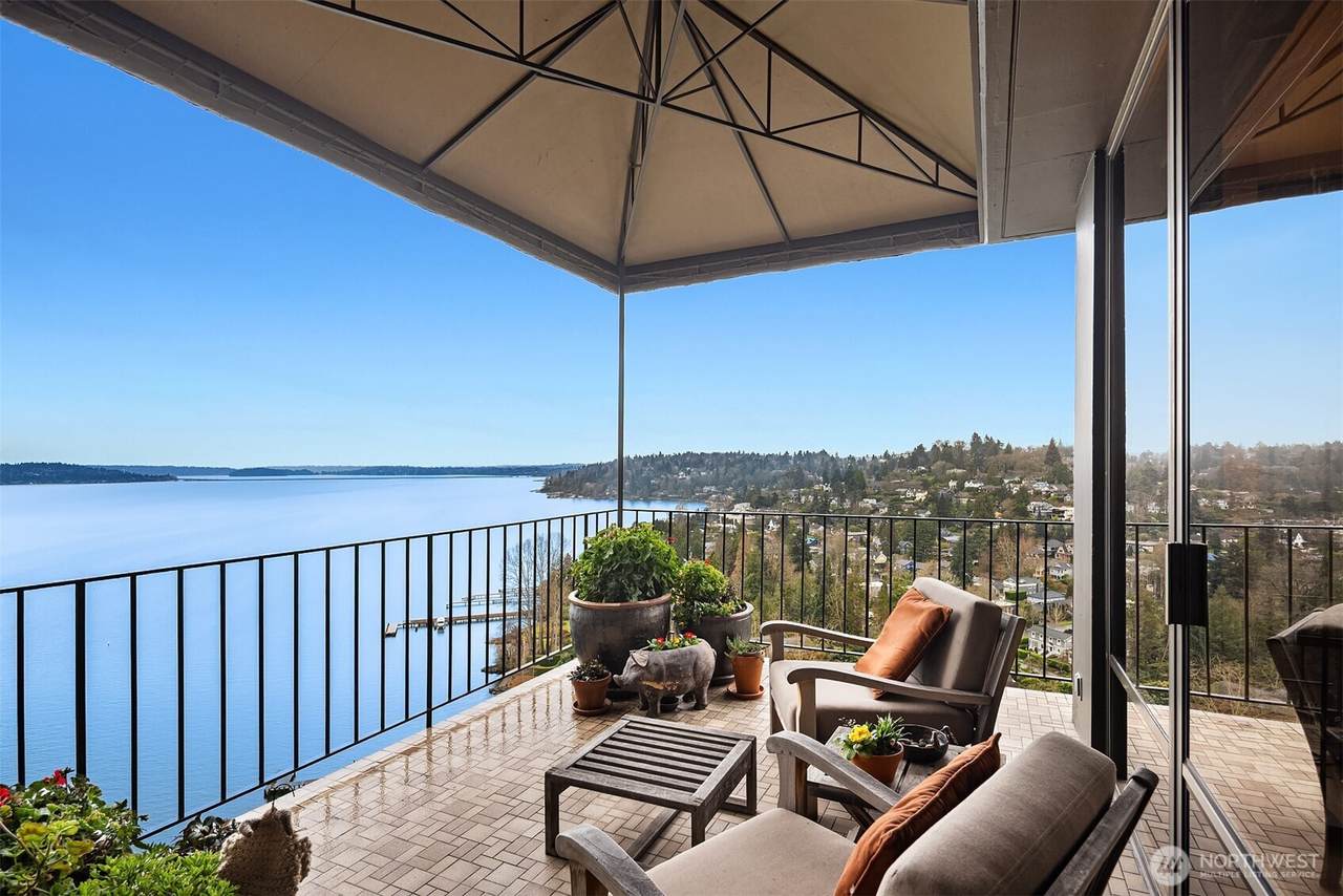 1620 43rd Avenue - Photo 1