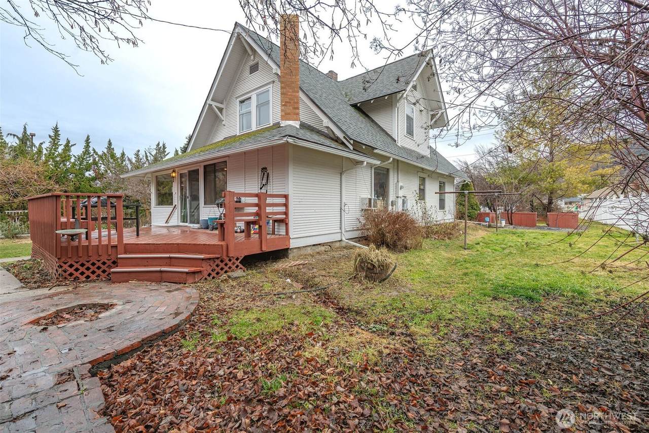 811 Pioneer Avenue - Photo 1