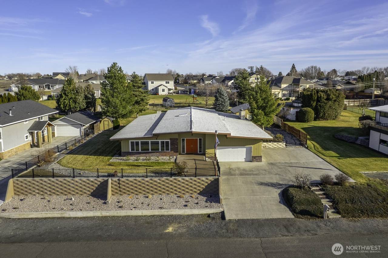 61 Pelican Place - Photo 1